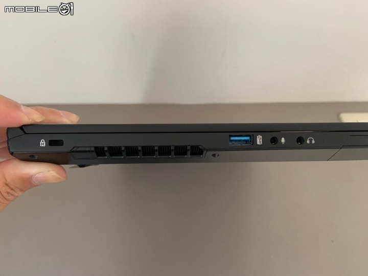 女武神薩尼亞電競筆電XPG XENIA 15