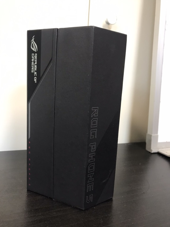 ROG Phone 5 簡簡單單的開箱