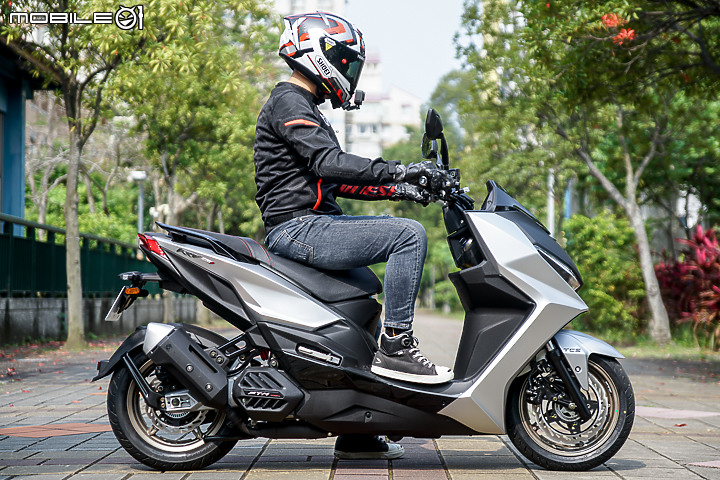 KYMCO KRV 180 TCS 量產版試駕｜極致靈活 旗艦速可達新範疇