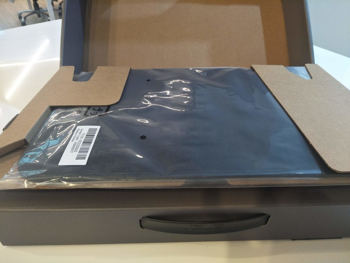 ZenBook 13 UX334 皇家藍小小惹人愛