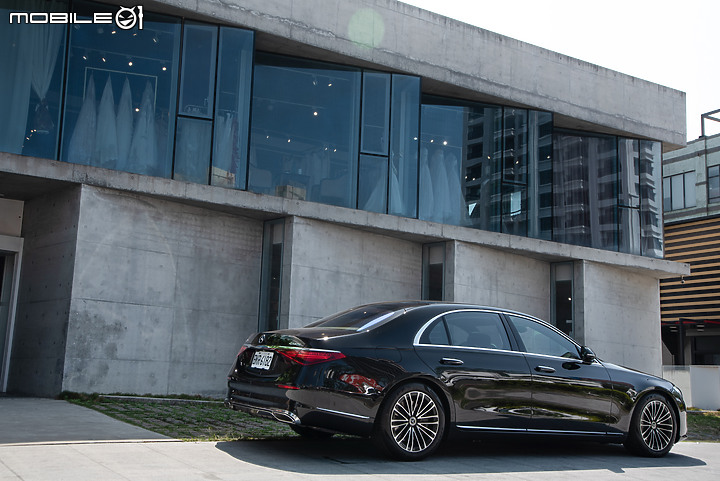Mercedes-Benz S500 4MATIC L試駕|智慧超乎想像,豪華標竿不容置疑!