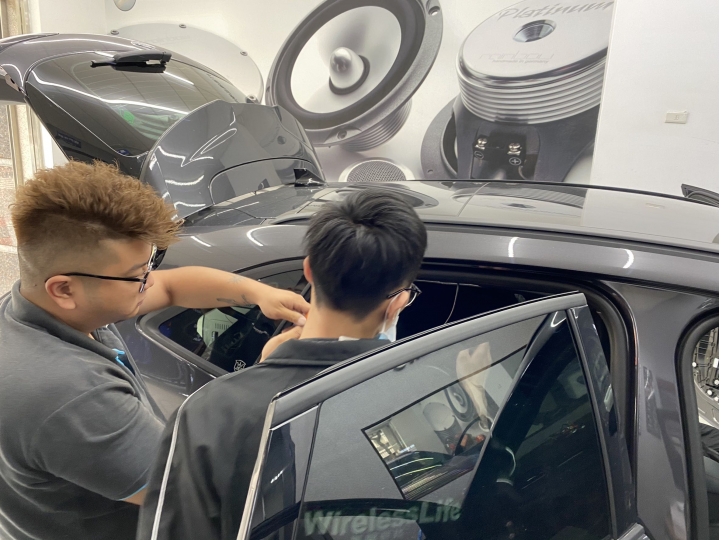 我的新KUGA交車啦!!! 馬上來裝行車紀錄器 WRM-S10 四路電子後視鏡~安裝分享