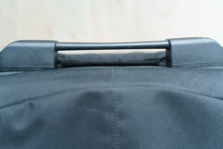 ThinkTank Photo Essentials Convertible 輕巧可變式攝影拉桿包！