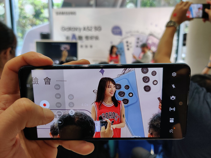 【旗艦規格下放！好玩の超值選擇】 SAMSUNG Galaxy A52 5G 實機上手體驗！