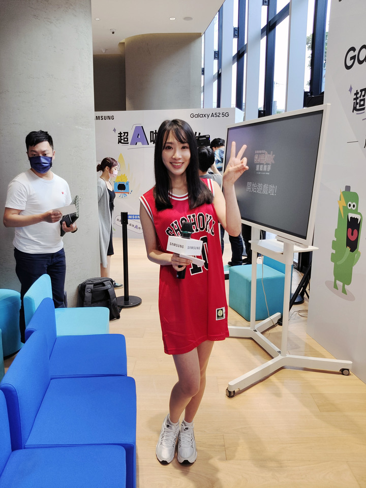 【旗艦規格下放！好玩の超值選擇】 SAMSUNG Galaxy A52 5G 實機上手體驗！