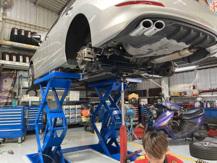 Hyundai Elantra 改裝避震器