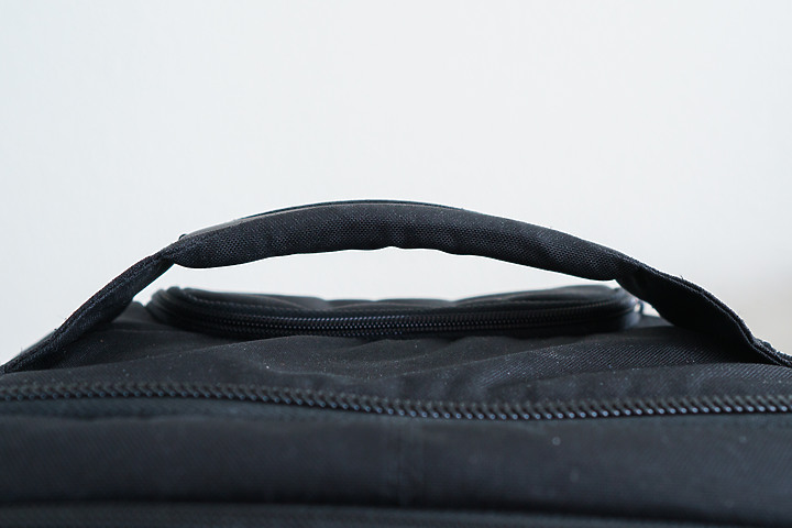 ThinkTank Photo Essentials Convertible 輕巧可變式攝影拉桿包！
