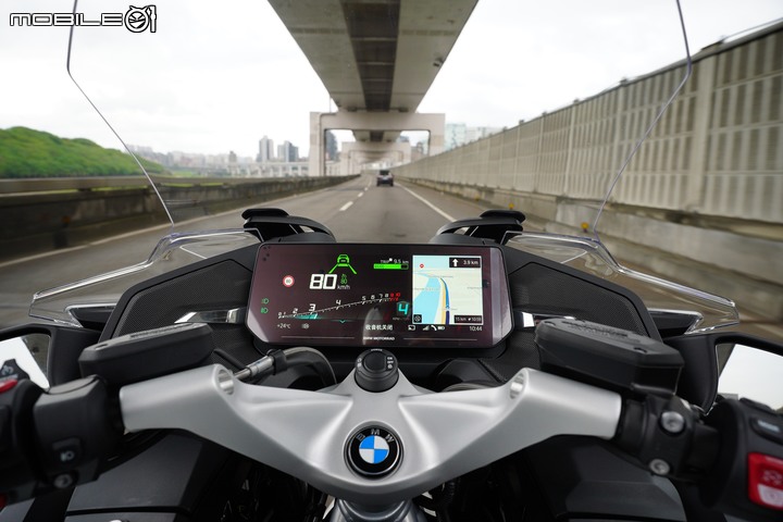 2021 BMW Motorrad R 1250 RT 試駕｜搭載 ACC 自動跟車，劃時代科技休旅登場！