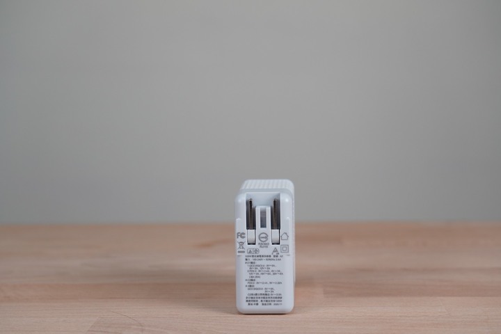 點我看大圖 古有葉問一打十,今有 A2 一打三!Allite A2 105W 氮化鎵快充