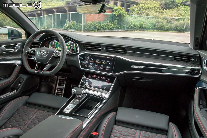 Audi RS 6 Avant 試駕|讓你全家狂一下的 600hp 性能旅行車!