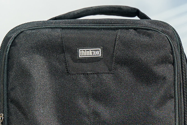ThinkTank Photo Essentials Convertible 輕巧可變式攝影拉桿包！