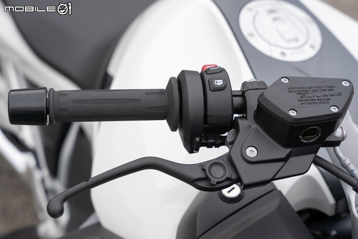 2021 BMW Motorrad R 1250 RT 試駕｜搭載 ACC 自動跟車，劃時代科技休旅登場！