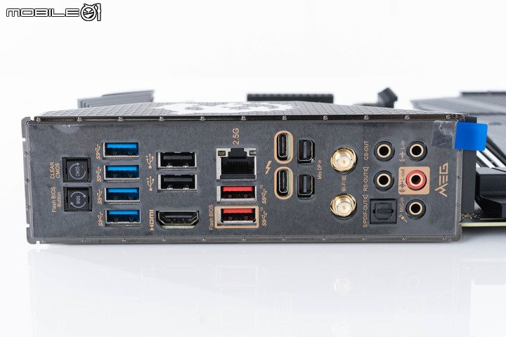 MSI MEG Z590 ACE 主機板開箱實測 以冷靜發揮效能的實力選手