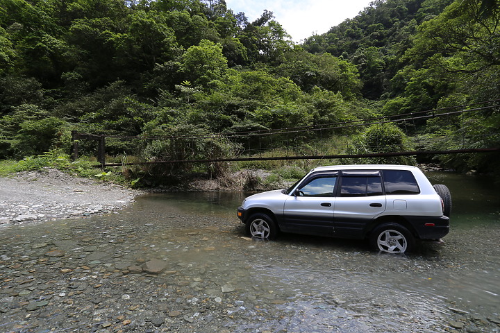 1代RAV4:都會休旅車打卡景點-武荖坑林道
