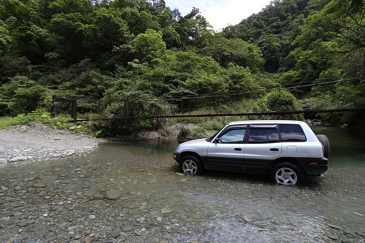 1代RAV4：都會休旅車打卡景點-武荖坑林道