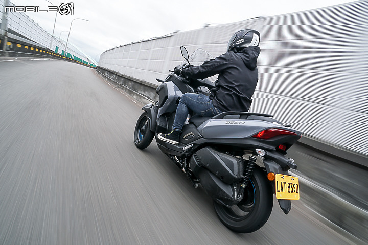 YAMAHA TRICITY 300 三輪重機獨家首試|拿手戲是穩定 電控輔助駕馭更輕鬆