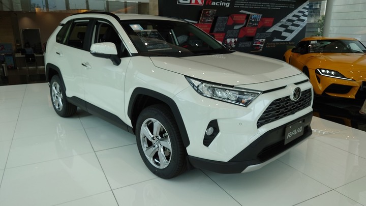 可惜RAV4沒有2.5 4WD了,不然我真想勸敗他