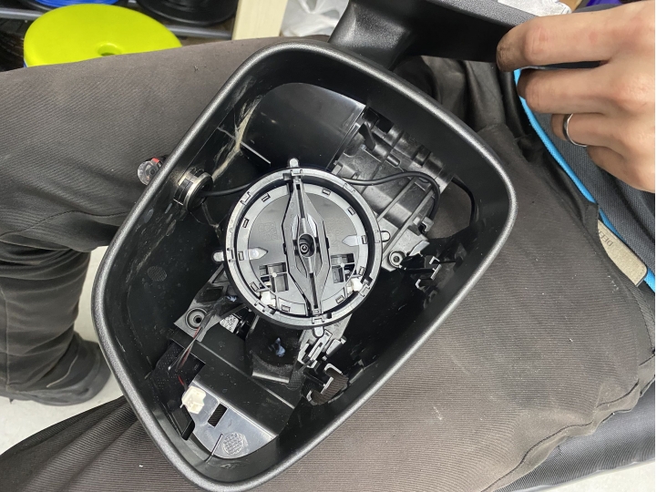 我的新KUGA交車啦!!! 馬上來裝行車紀錄器 WRM-S10 四路電子後視鏡~安裝分享