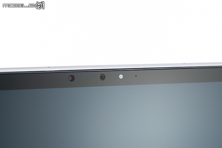 MSI Summit E13 Flip Evo 探索更多商務創造力