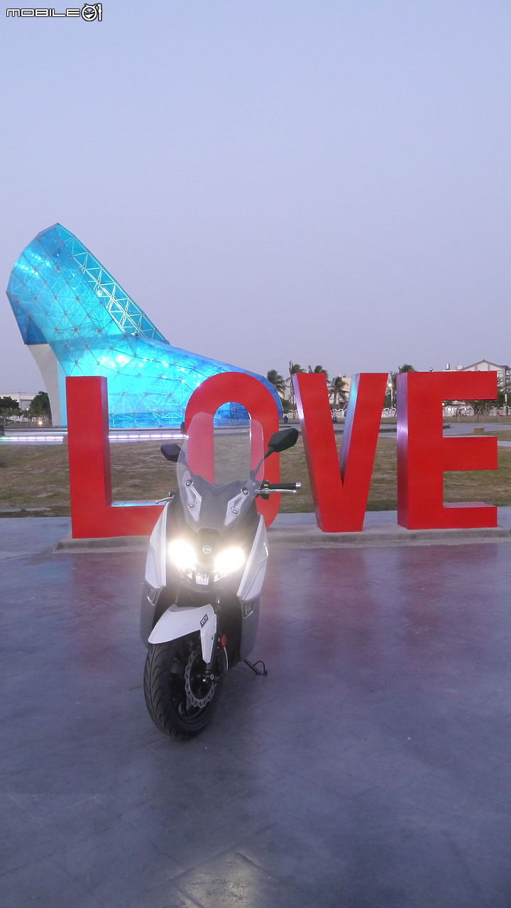 點我看大圖 SYM MAXSYM 400 開箱~~~~*