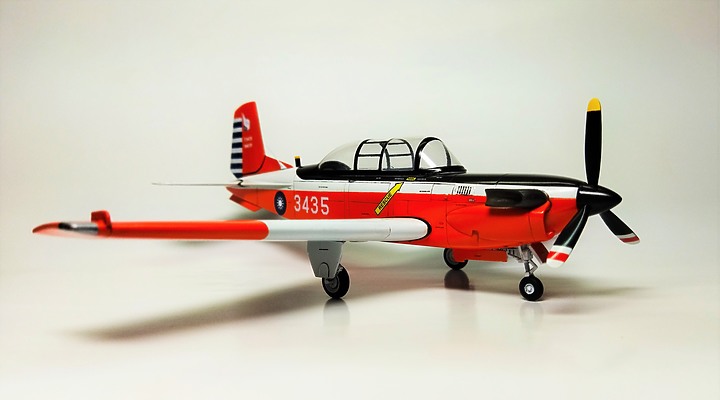Czech Model 1/48 T-34C 初級教練機