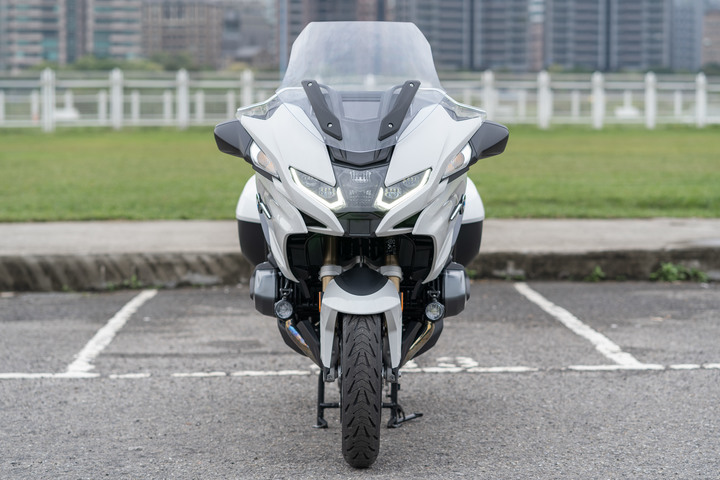 2021 BMW Motorrad R 1250 RT 試駕｜搭載 ACC 自動跟車，劃時代科技休旅登場！