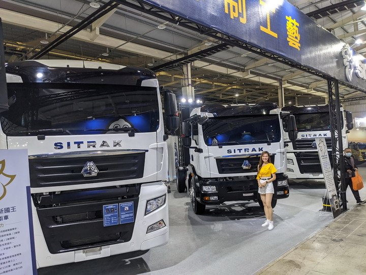 第一次看商用車展(FUSO、賓士、 SITRAK、IVECO、HYUNDAI、IZUZU、FORD、SUZUKI)
