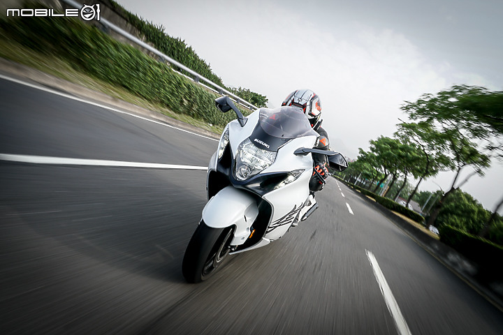 SUZUKI GSX1300R Hayabusa 三代「隼」試駕|科技加持 經典旅跑全面操控大提升