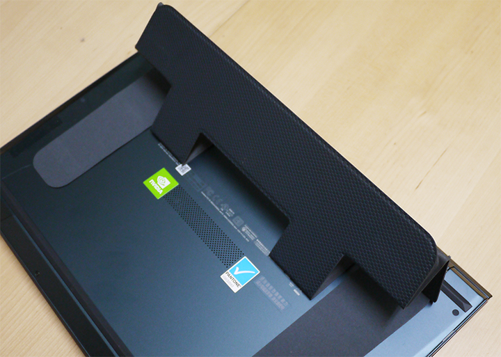 無限視野之ZenBook Duo UX482EA體驗（貳）：打打Switch看股票