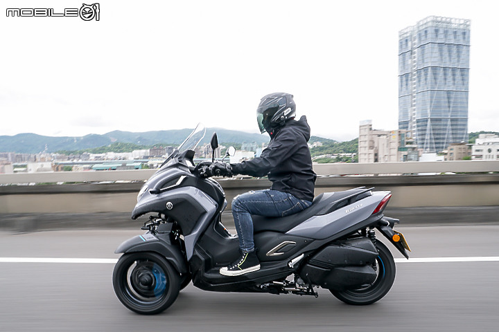 YAMAHA TRICITY 300 三輪重機獨家首試｜拿手戲是穩定 電控輔助駕馭更輕鬆