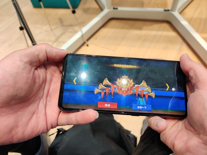 【旗艦規格下放！好玩の超值選擇】 SAMSUNG Galaxy A52 5G 實機上手體驗！