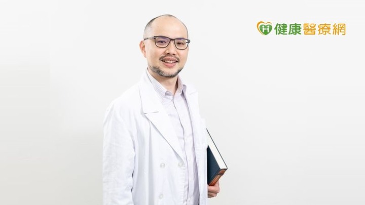 點我看大圖 腿部血管暗藏危機?當心周邊血管動脈阻塞、靜脈曲張