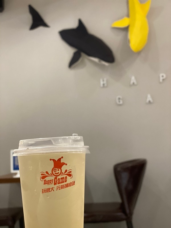 嘴破會想拿飲料冰敷嗎