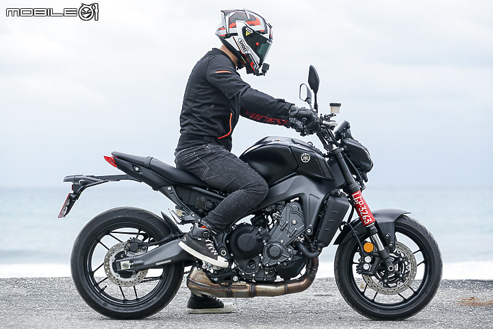 2021 YAMAHA MT-09 公路試駕｜IMU 導入 電控加量不加價