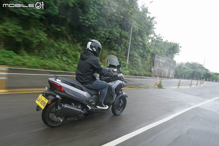 YAMAHA TRICITY 300 三輪重機獨家首試|拿手戲是穩定 電控輔助駕馭更輕鬆