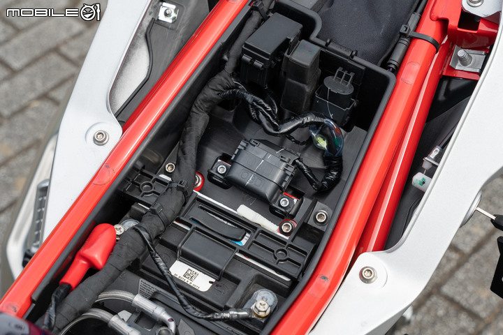 2021 BMW Motorrad G 310 GS 試駕|享受公路之餘也帶你體驗越野樂趣