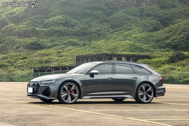 Audi RS 6 Avant 試駕｜讓你全家狂一下的 600hp 性能旅行車！