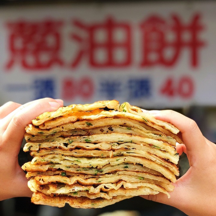 【天津正宗蔥油餅王】北屯天津路與雖遠路交叉口的排隊美食