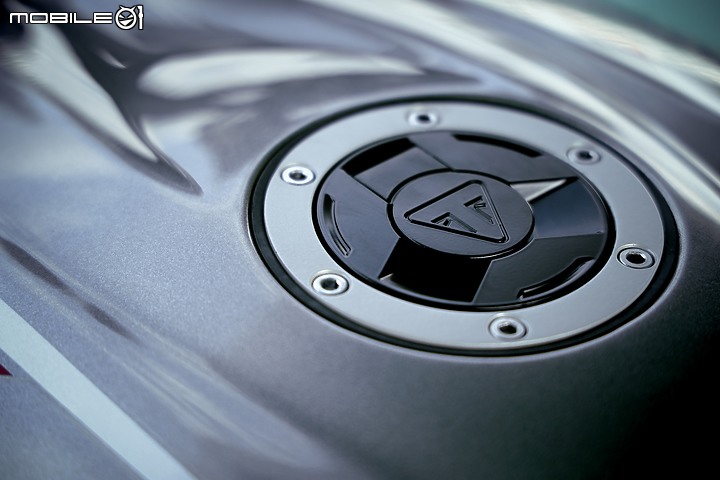 凱旋Triumph 765 RS 2021 (開箱) 第一次在01開箱