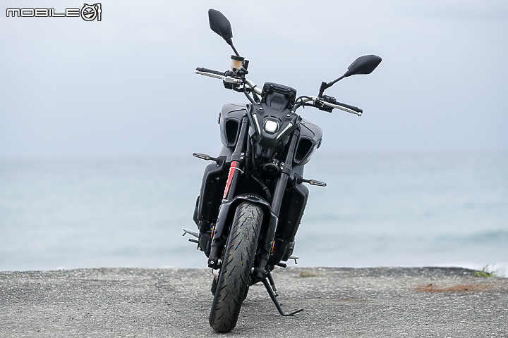 2021 YAMAHA MT-09 公路試駕｜IMU 導入 電控加量不加價