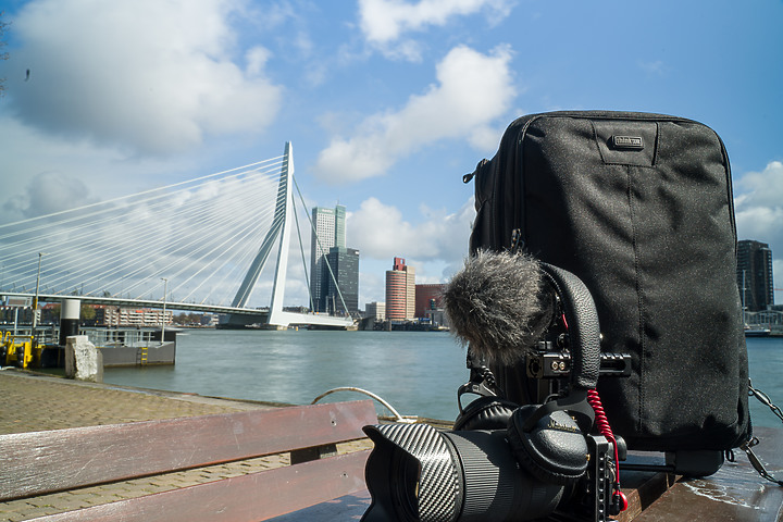 ThinkTank Photo Essentials Convertible 輕巧可變式攝影拉桿包！