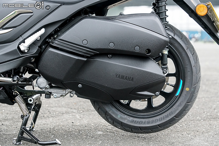 YAMAHA TRICITY 300 三輪重機獨家首試｜拿手戲是穩定 電控輔助駕馭更輕鬆