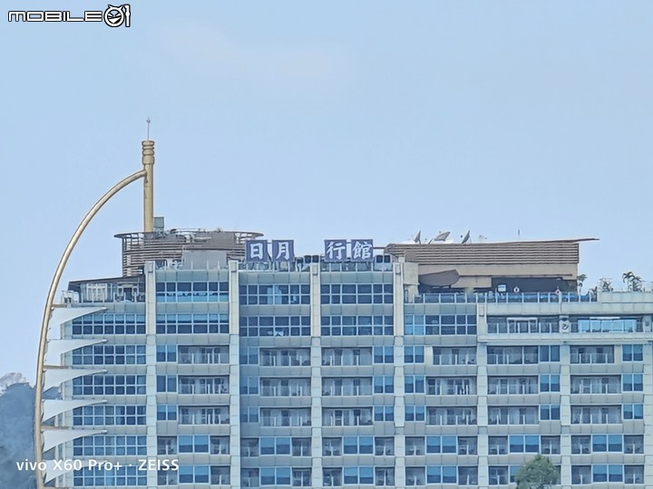 小米11 Ultra vs Vivo X60 Pro+ 日拍測試 - 你更喜歡哪一台？