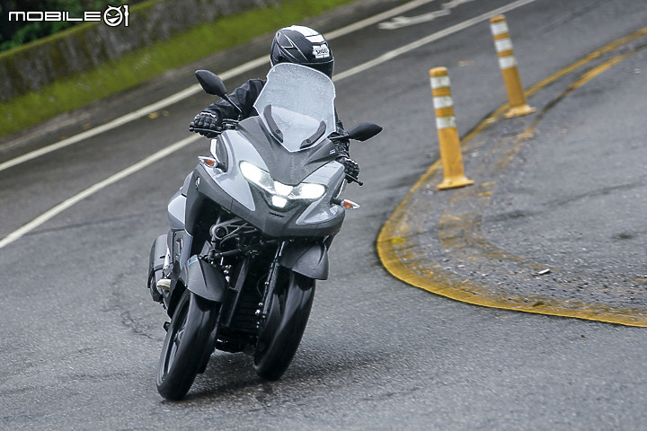 YAMAHA TRICITY 300 三輪重機獨家首試｜拿手戲是穩定 電控輔助駕馭更輕鬆