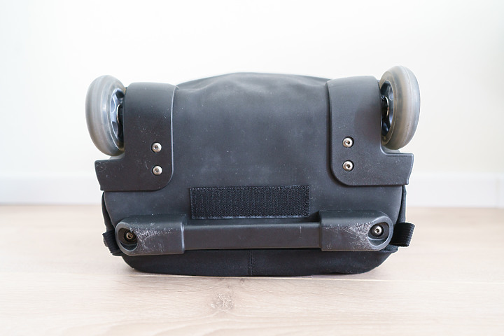ThinkTank Photo Essentials Convertible 輕巧可變式攝影拉桿包！