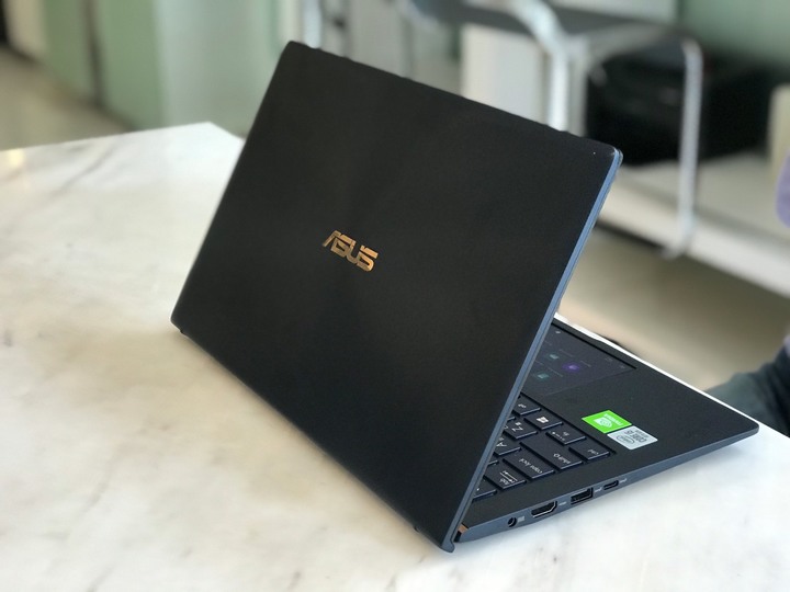 ZenBook 13 UX334 皇家藍小小惹人愛