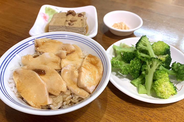 點我看大圖 新竹竹北|媽媽煮 火雞肉飯|這碗火雞肉片飯.讓我回到嘉義