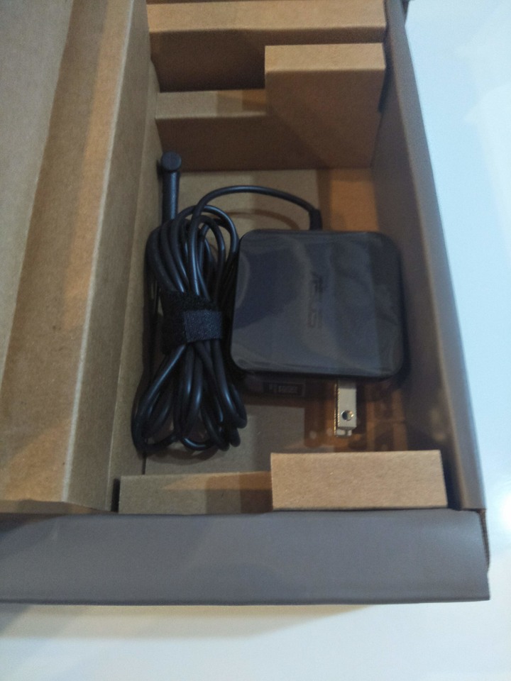 ZenBook 13 UX334 皇家藍小小惹人愛