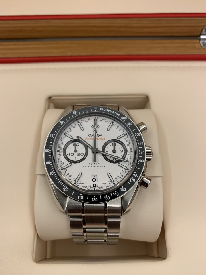 (開箱)OMEGA SPEEDMASTER RACING
