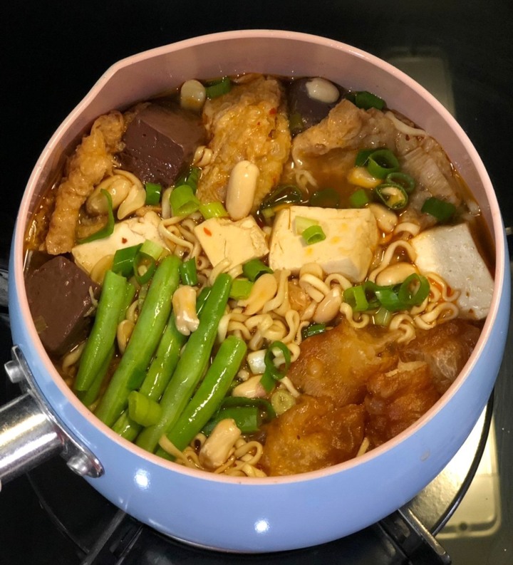 宵夜吃起來~動手做麻辣燙